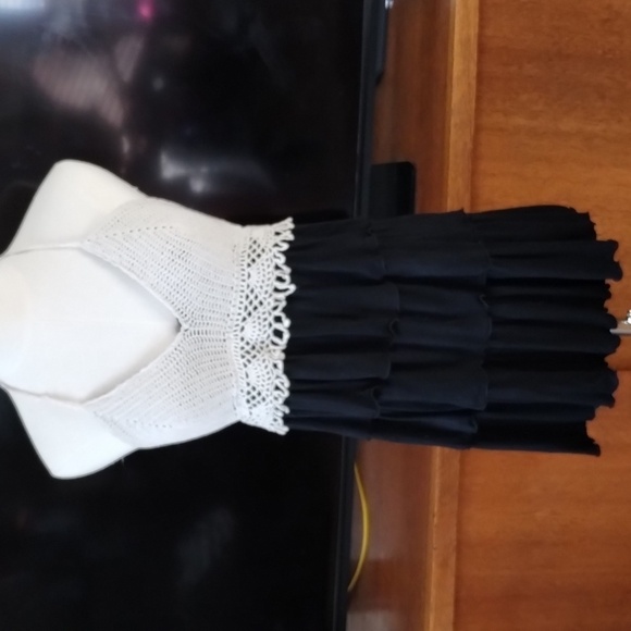 Vizio crochet mini dress (no size label) So cute! - Picture 1 of 7